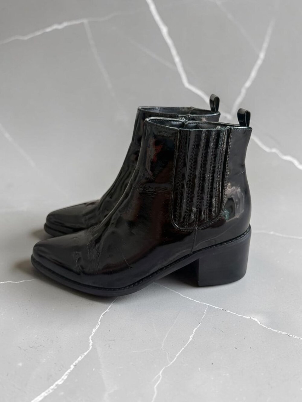 BLONDO Waterproof Black Patent Rain Boots Size 6
